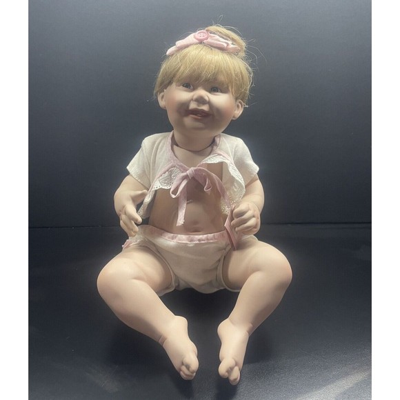1993 Ashton Drake Galleries "Cute as a Button" Porcelain Doll Titus Tomescu - Picture 1 of 8